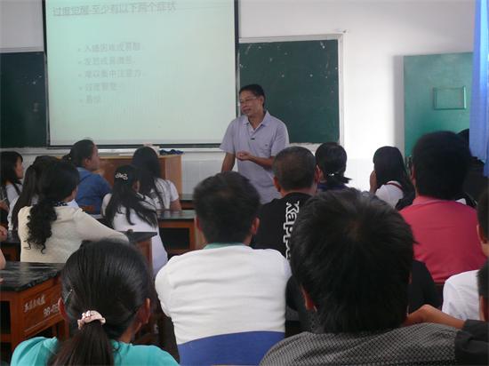 学生处长张辉老师讲话.JPG