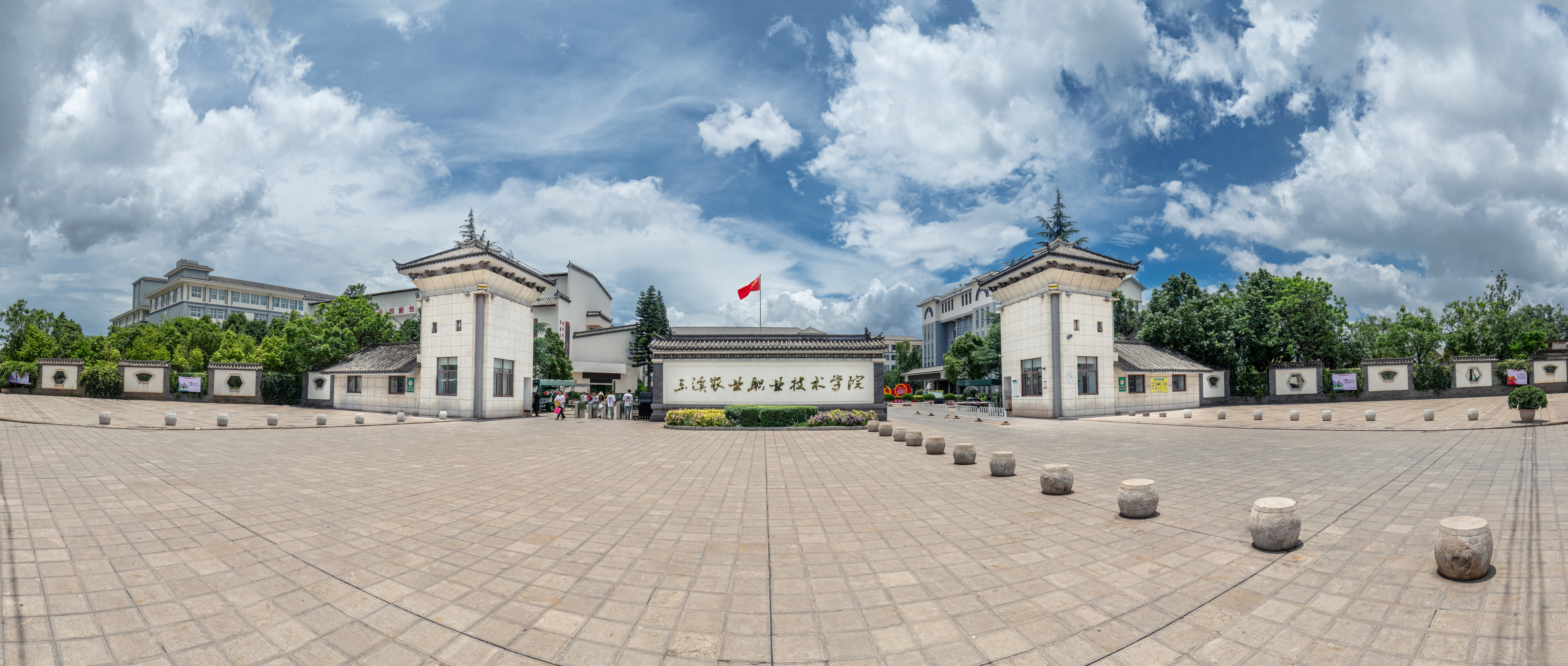 校门2024小图.jpg
